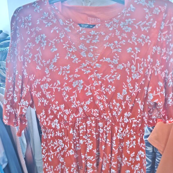 Beautiful Orangy Blouse - Picture 4 of 5